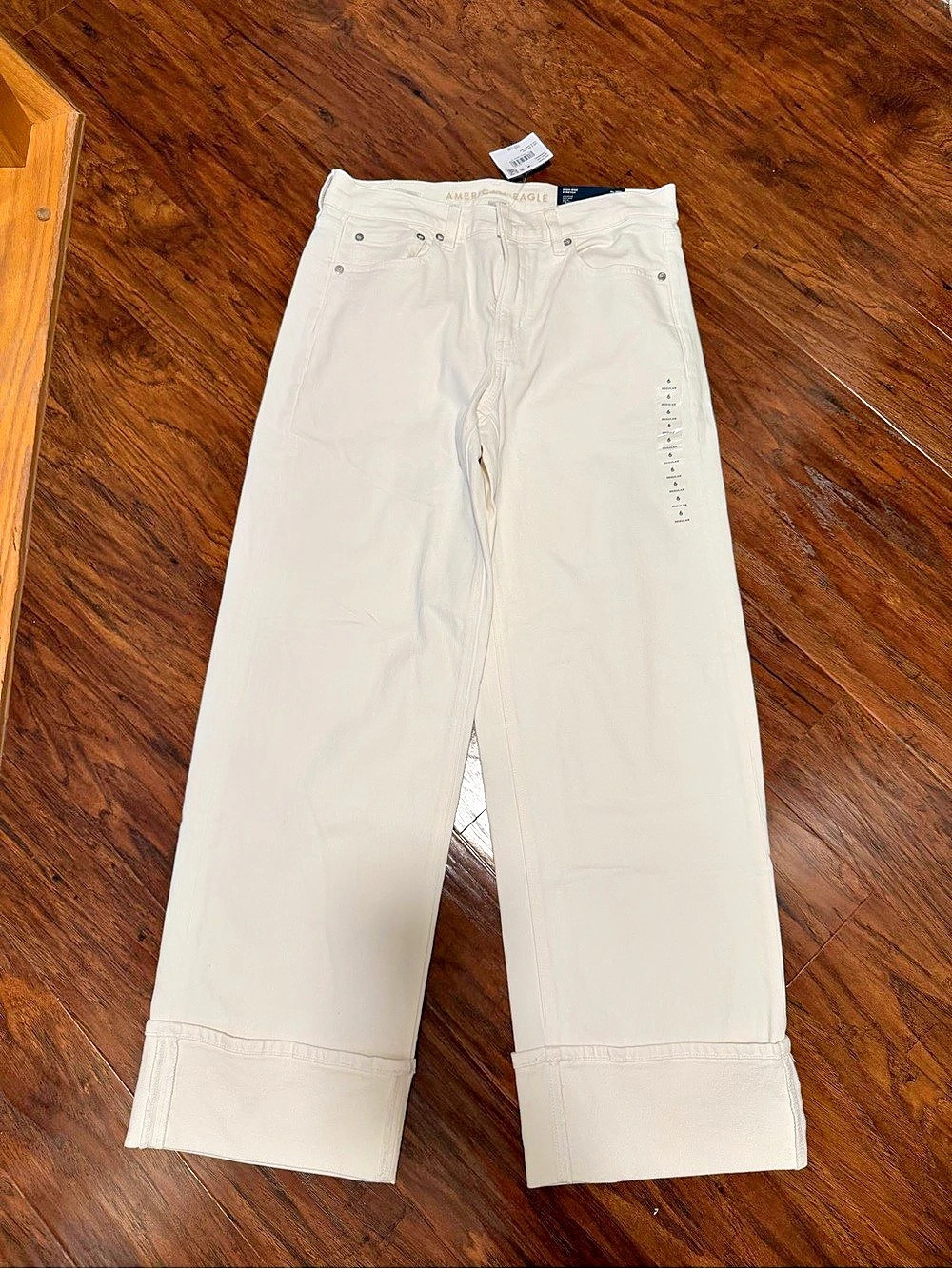 American Eagle AE High-Waisted Stovepipe Jean High Rise White Jeans